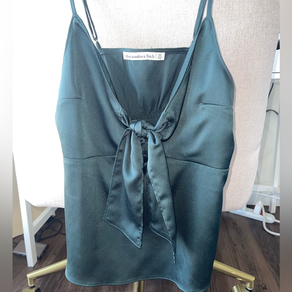 Abercrombie front tie blouse